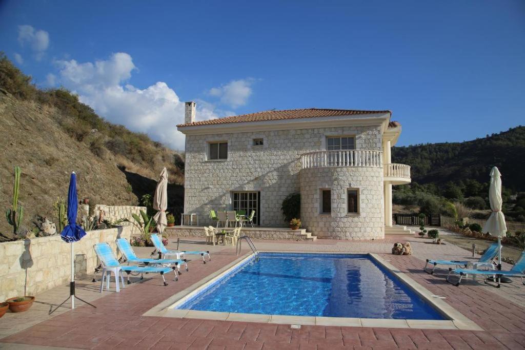 Villa Melyia Като Пиргос Екстериор снимка