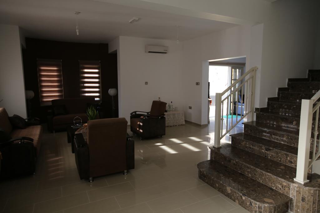 Villa Melyia Като Пиргос Стая снимка